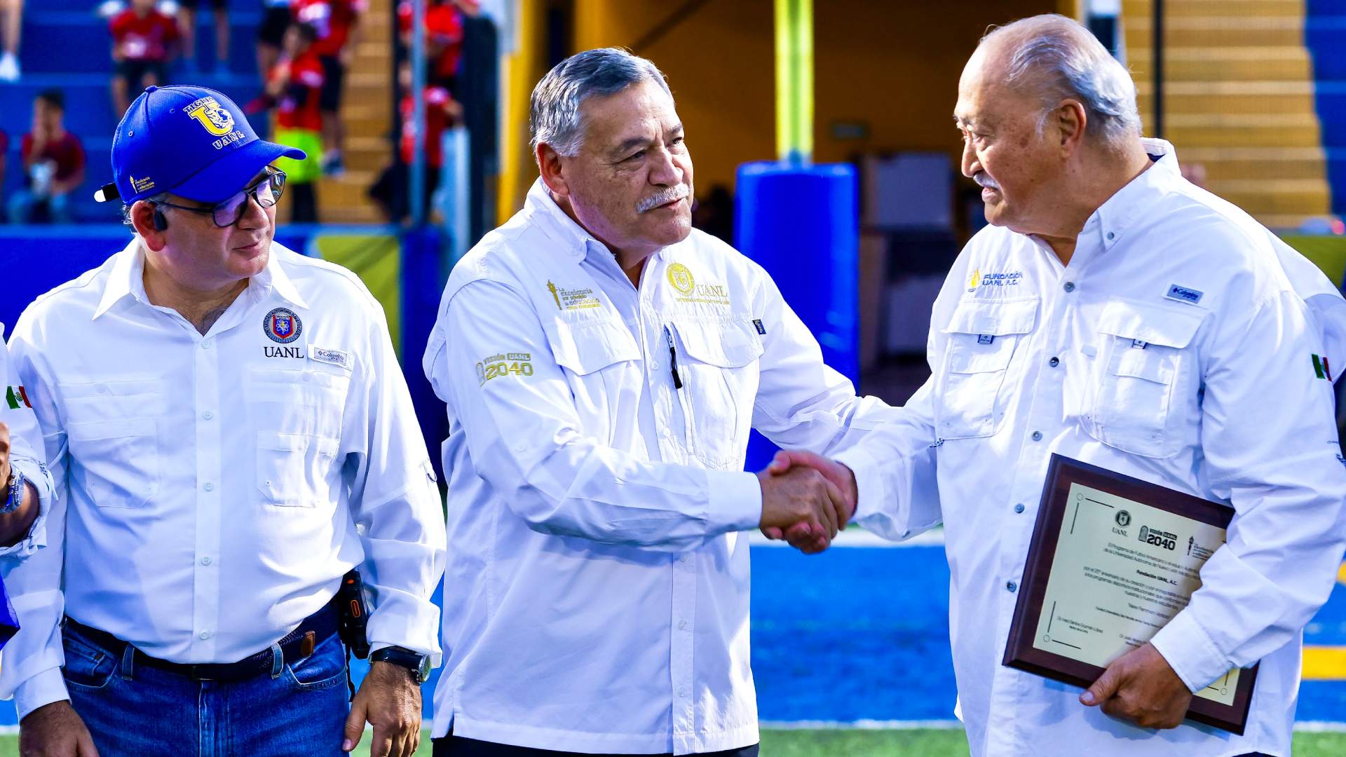 Auténticos Tigres reconocen labor de Fundación UANL