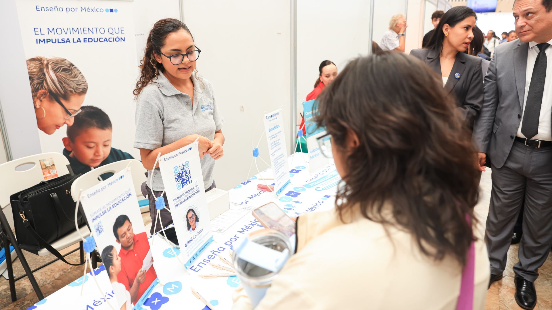 Realizan Segunda Feria Laboral en la Facultad de Filosofía y Letras
