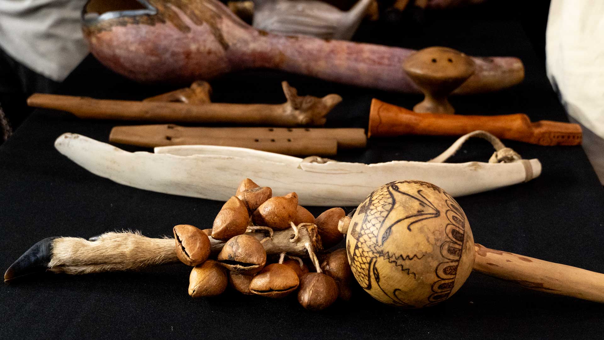 FAMUS promueve instrumentos musicales prehispánicos