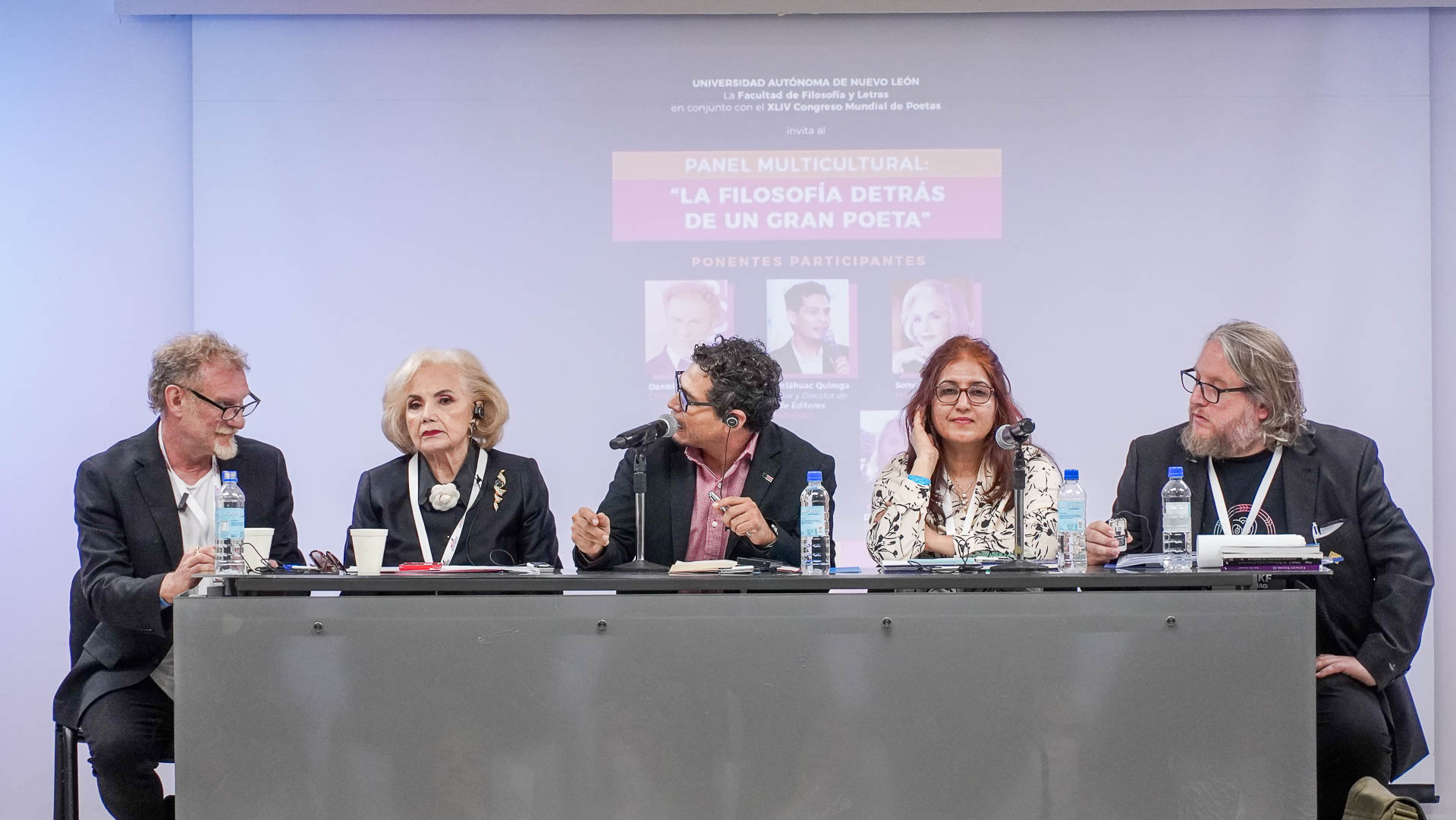 Revelan entretelones del ejercicio poético