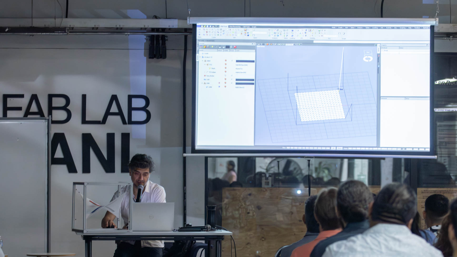 Difunden aplicación de tecnología en la arquitectura textil
