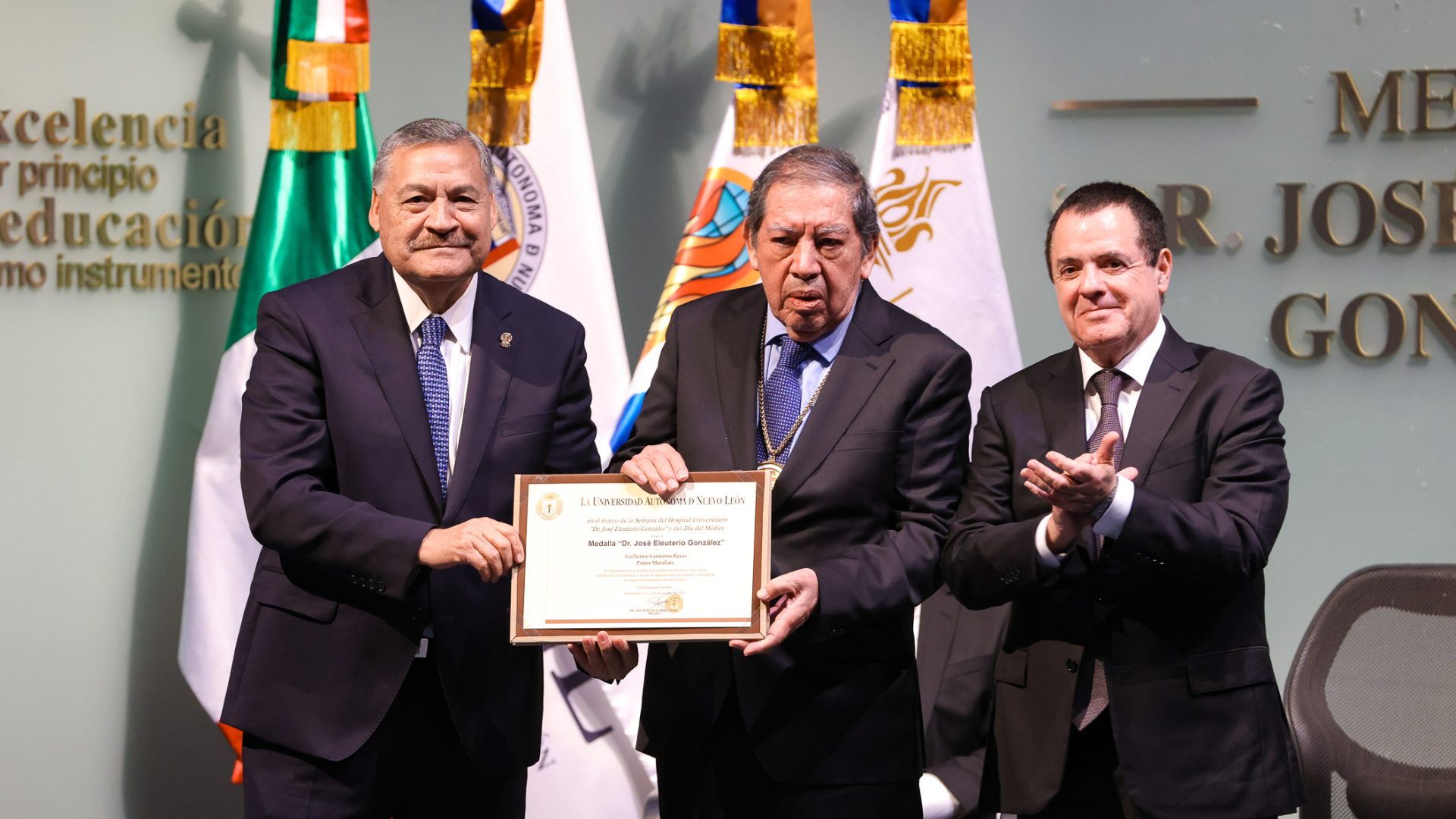 Celebra UANL visión humanista en murales de Guillermo Ceniceros