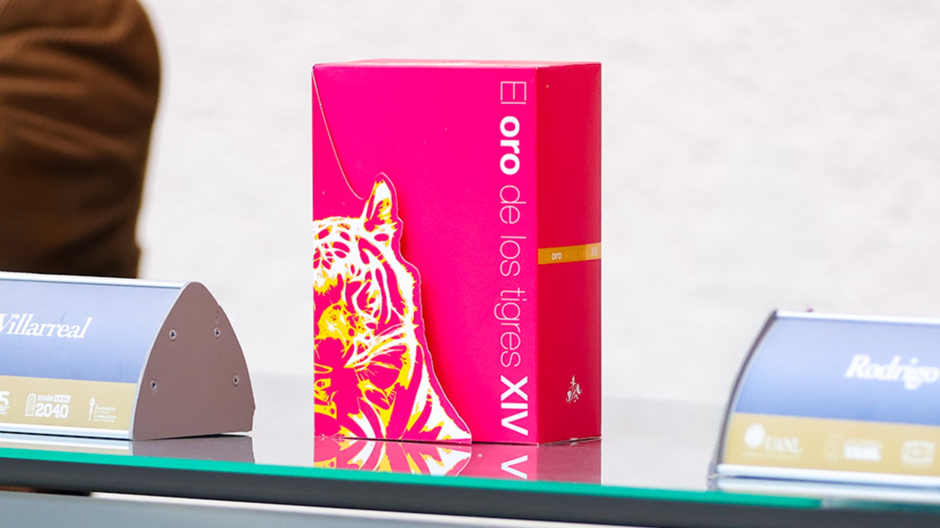 Tigres de 14 kilates