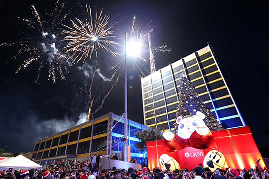 Ilumina UANL espíritu navideño