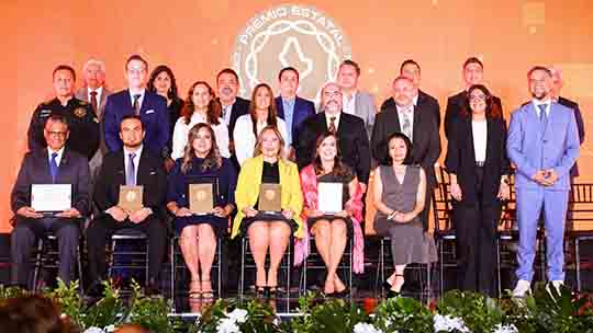 Otorgan a investigadores de la UANL premio estatal de ciencia y tecnología