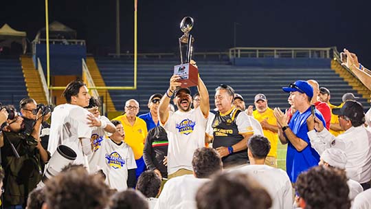 Son Auténticos Juvenil bicampeones invictos