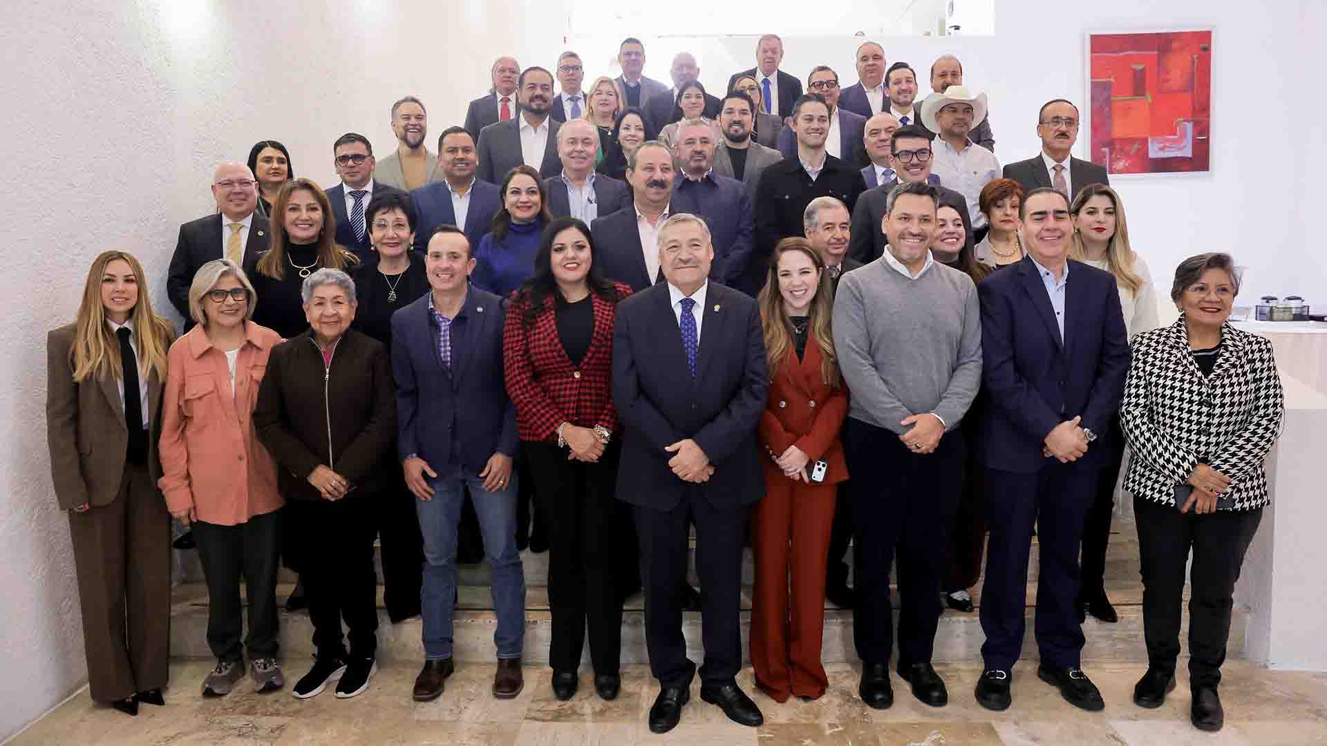 Plantea Rector a diputados nuevos proyectos educativos y de salud