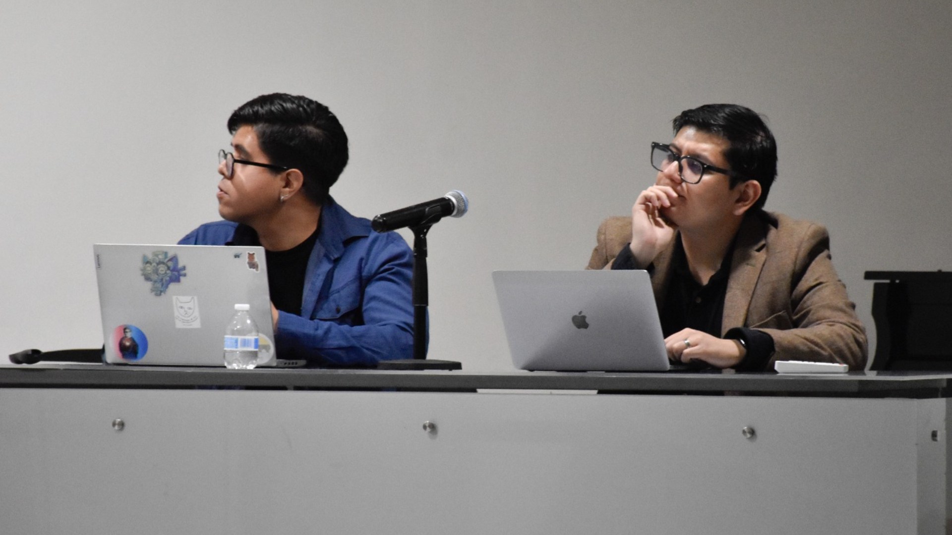 Una década poniendo el dedo en la historia