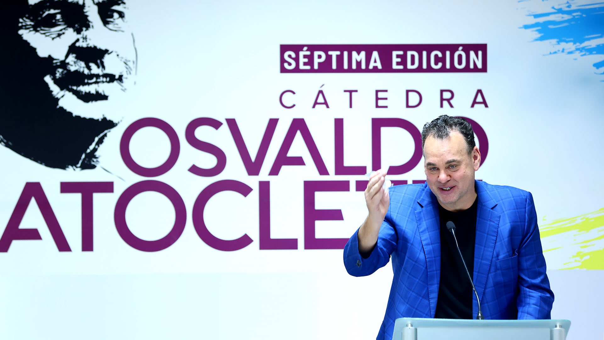 Aconseja David Faitelson creatividad e ingenio a jóvenes periodistas