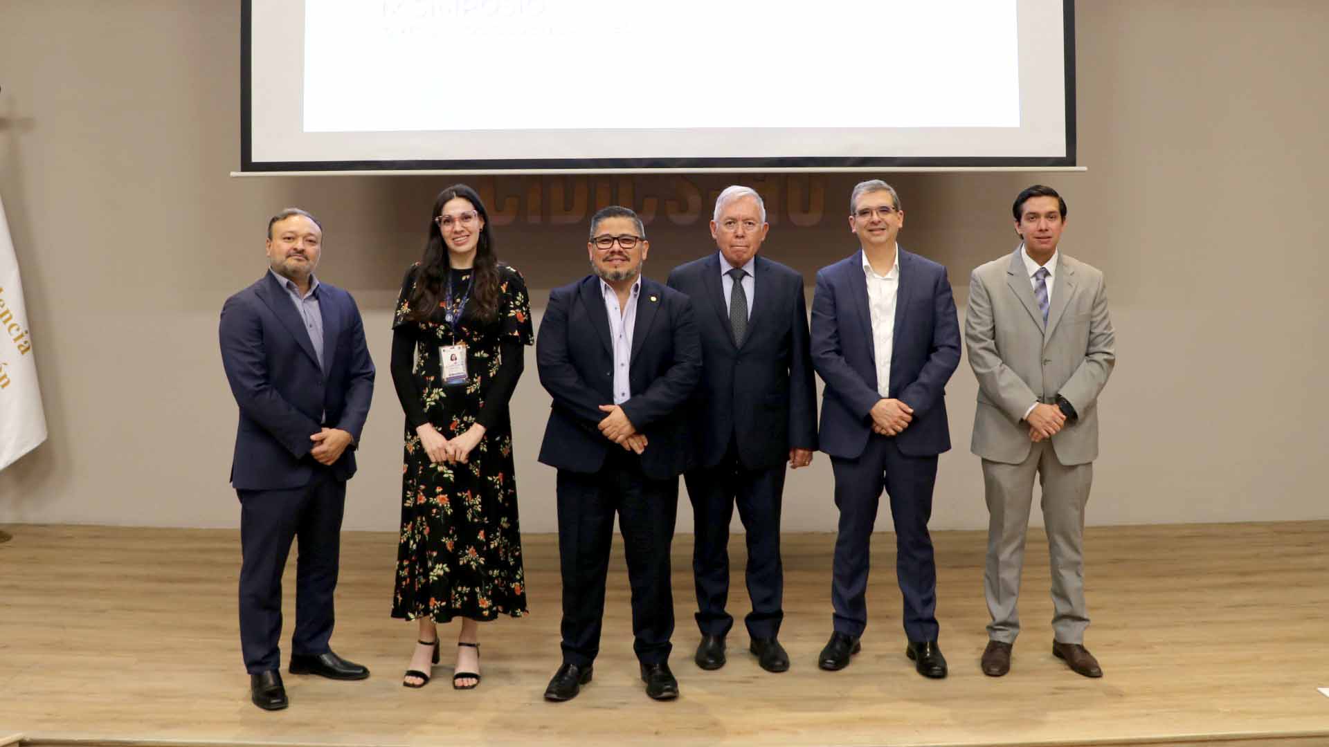 Exponen en simposio avances en ortopedia y traumatología