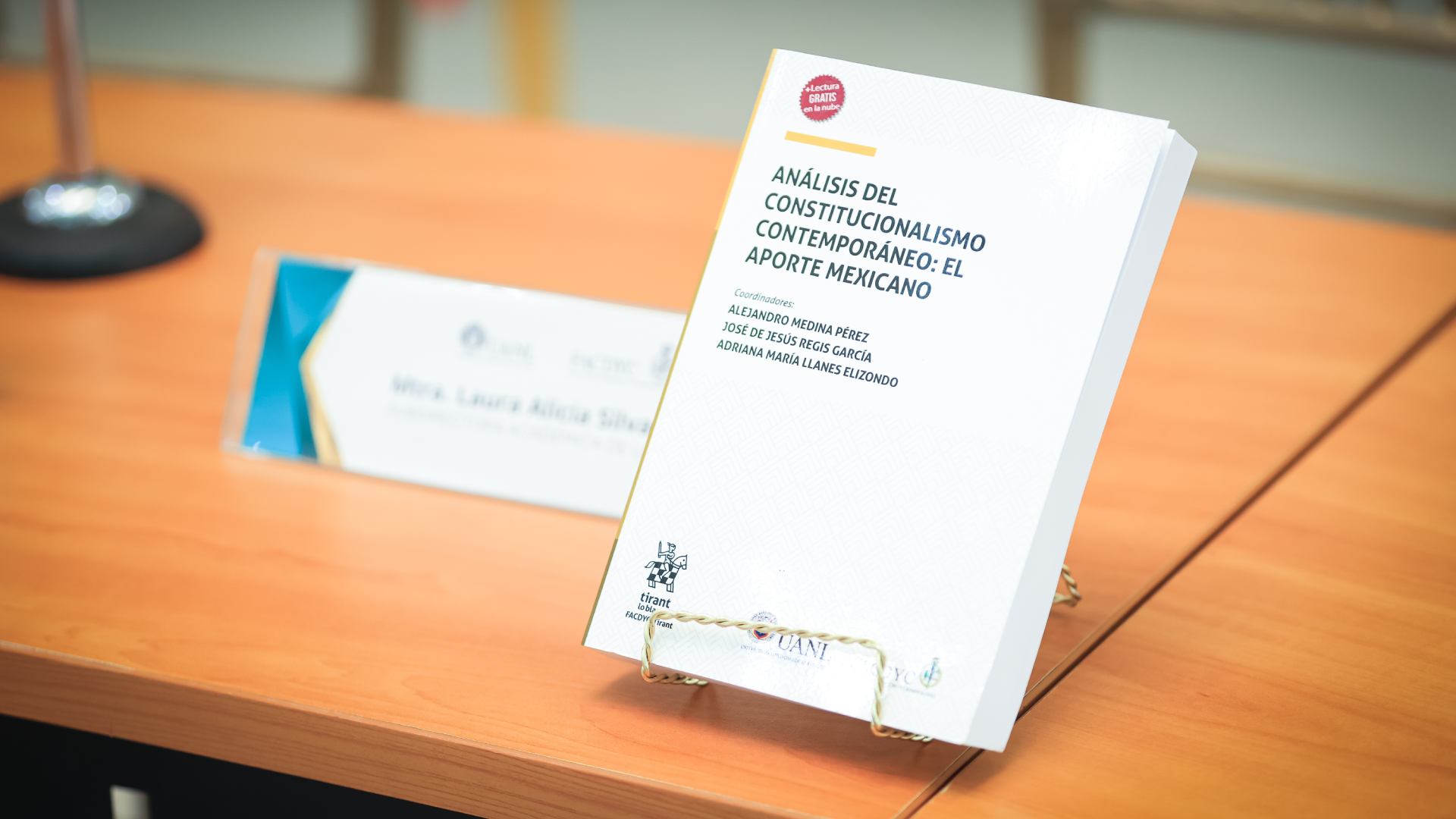 Analizan constitucionalismo contemporáneo