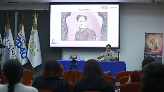 Dan realce a figuras femeninas en movimientos históricos