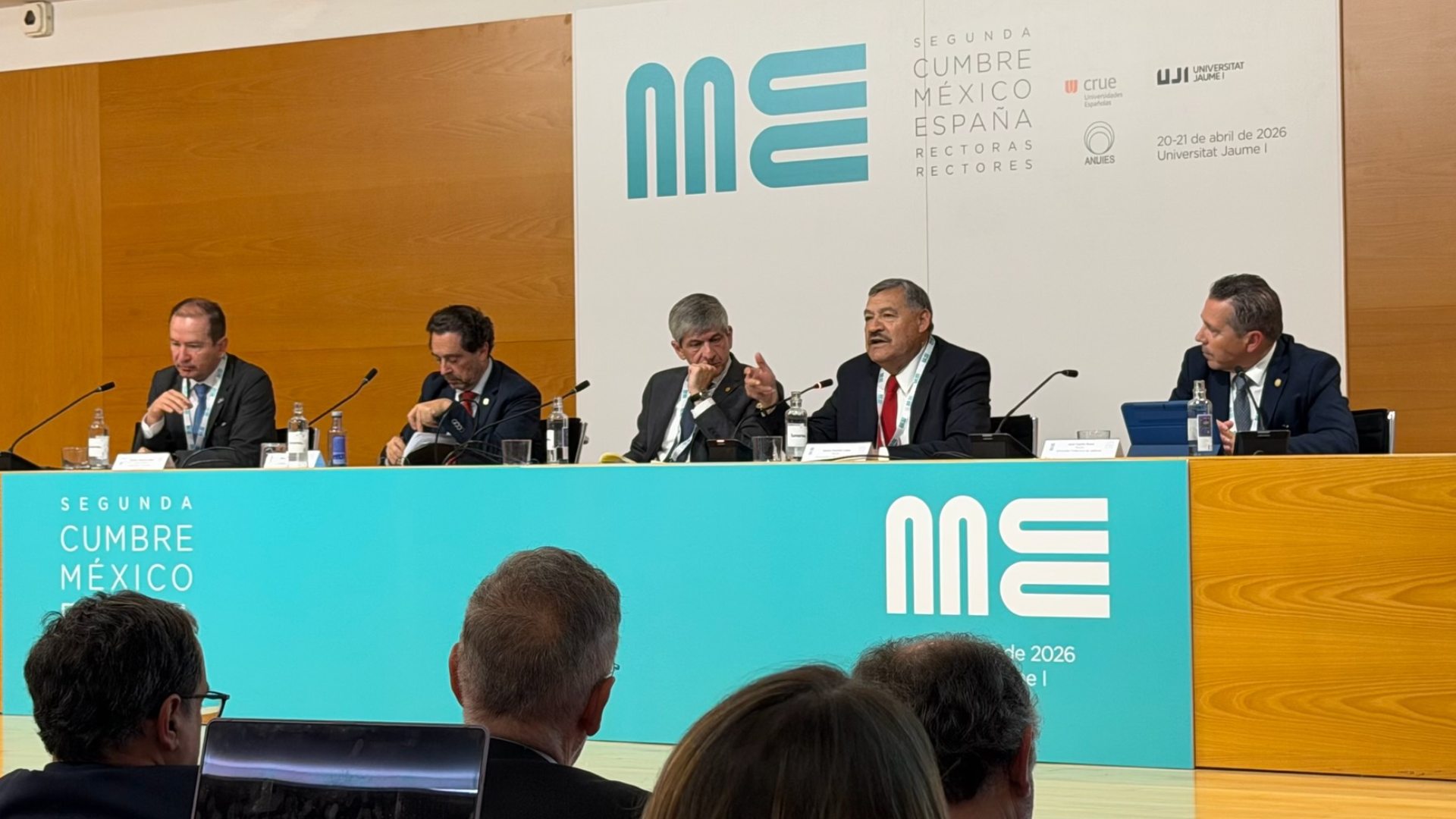 Participa Santos Guzmán en cumbre de rectores de México y España