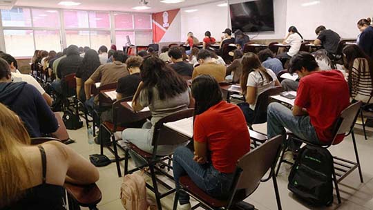 Presentan examen 41 mil aspirantes a facultades