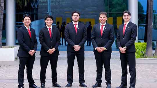 Equipo de Economía triunfa en Reto Banxico