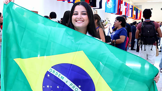 Arriban estudiantes nacionales y extranjeros