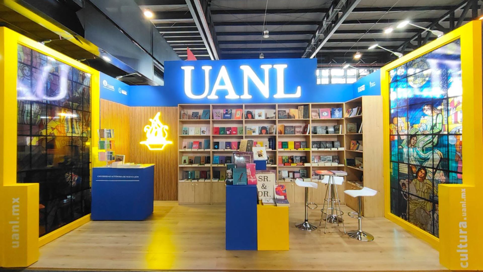 Lleva UANL su producción editorial a FILUNI 2026