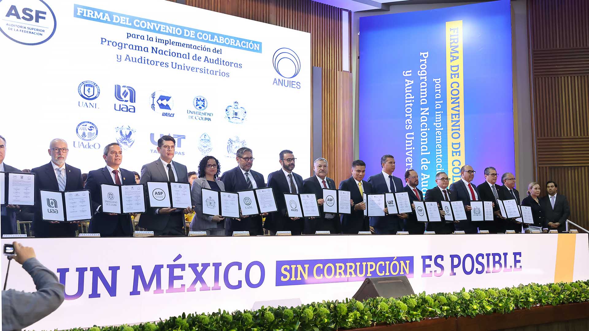 Formalizan programa nacional de auditores universitarios