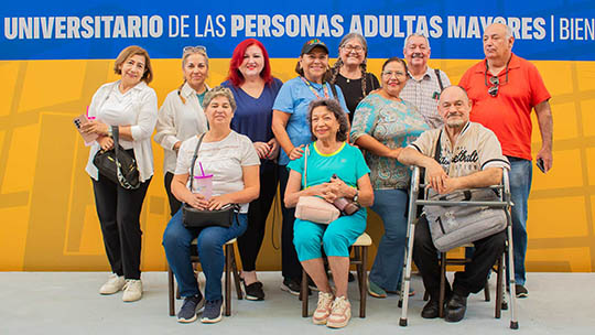 Reúnen a adultos mayores en encuentro universitario