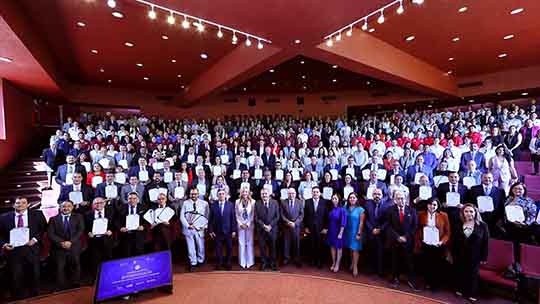90 dependencias UANL reciben Distintivo Salud