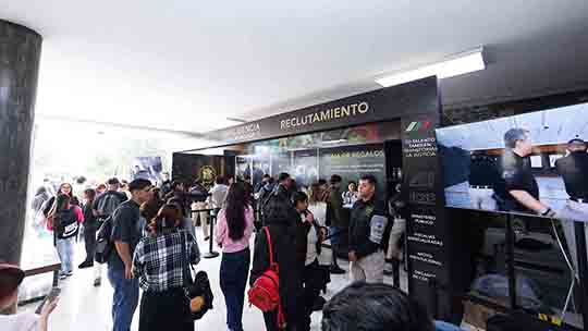 Acerca FACDYC oportunidades en Feria del Empleo