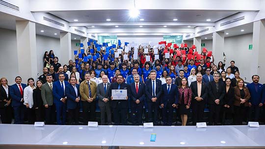Reconocen enseñanza del francés de Prepa 8