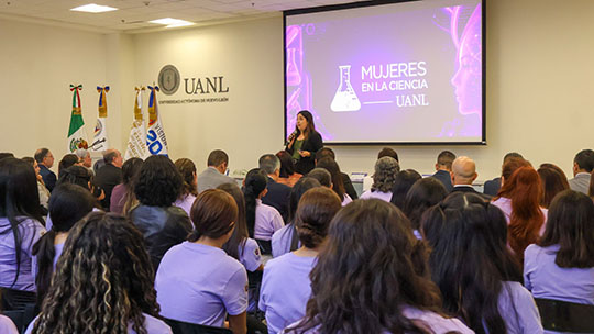 Integra UANL a 1 mil 700 estudiantes al programa Mujeres en la Ciencia